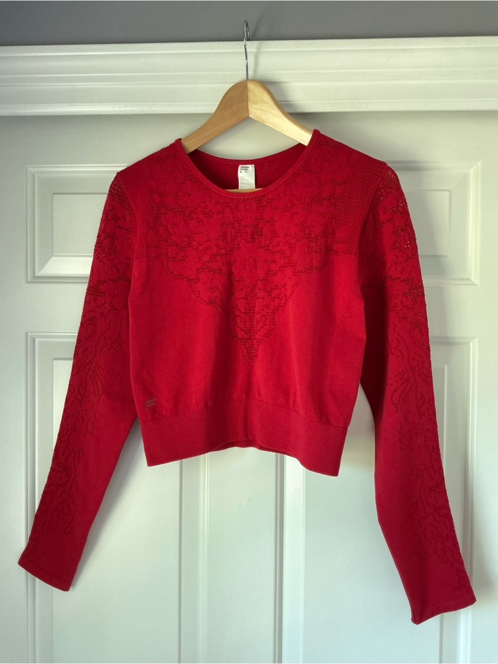 Fabletics Flora Seamless Long Sleeve Red Lace-Detail Crop Top XL